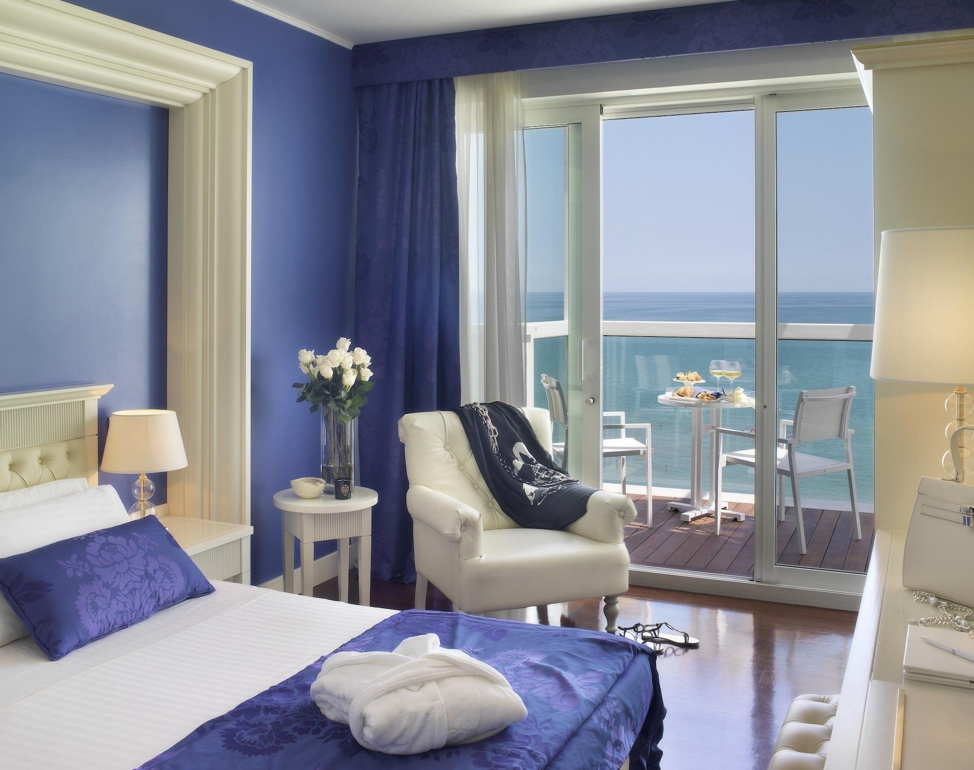 Hotel Tiffany'S Riccione Exterior photo