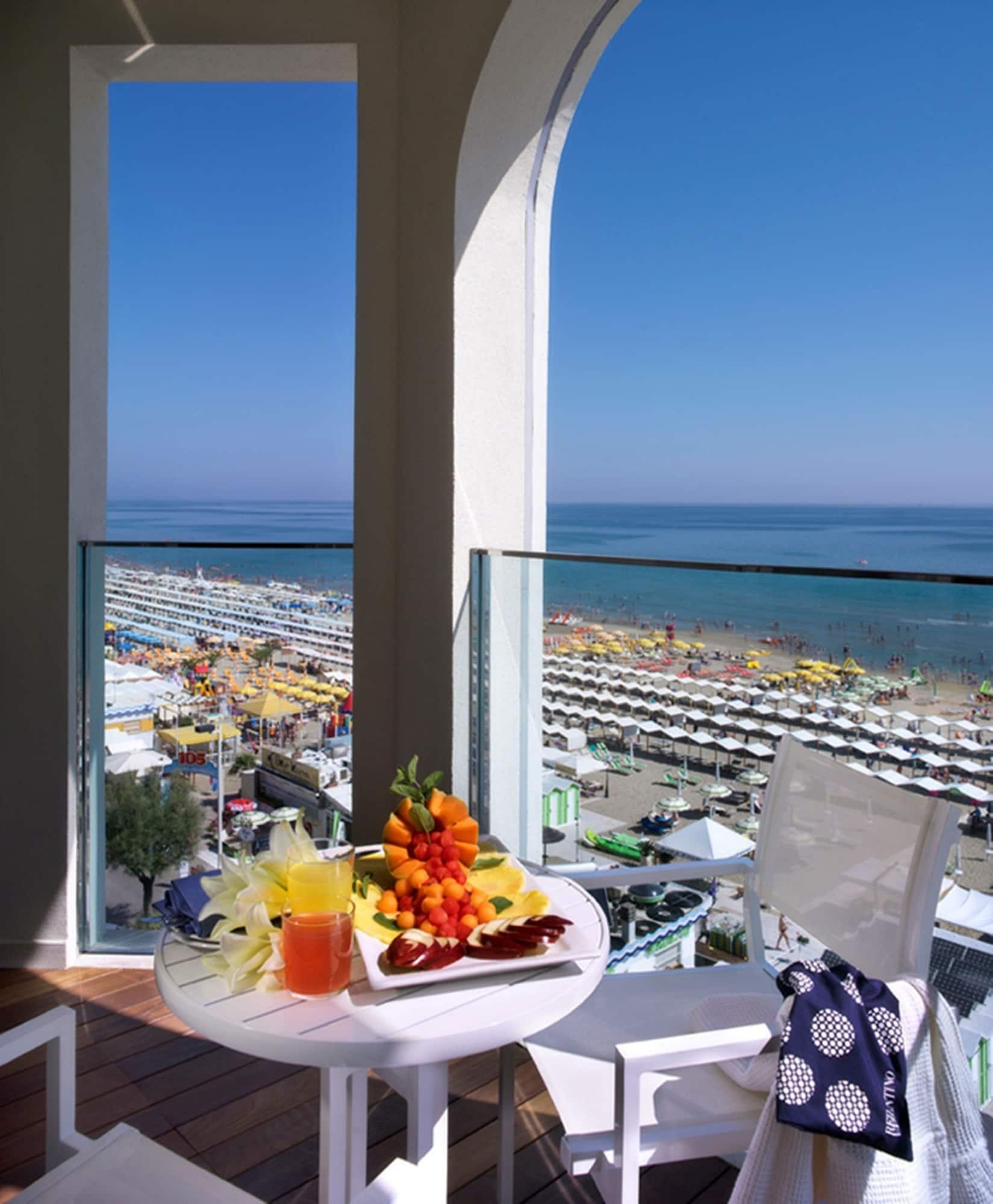 Hotel Tiffany'S Riccione Exterior photo