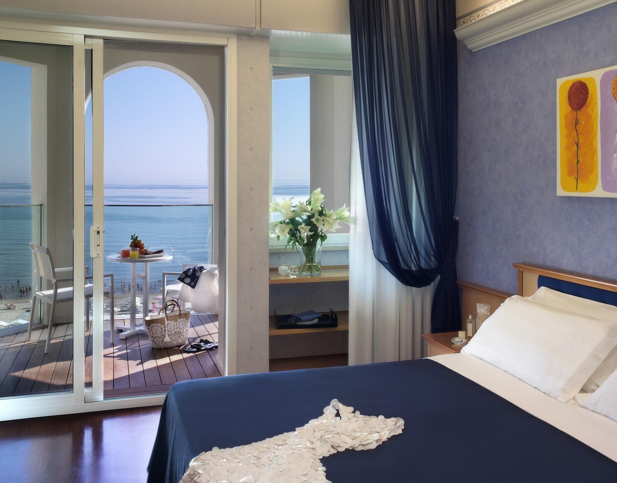 Hotel Tiffany'S Riccione Exterior photo