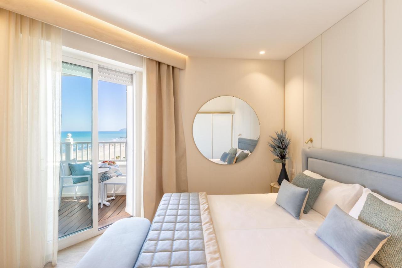 Hotel Tiffany'S Riccione Exterior photo