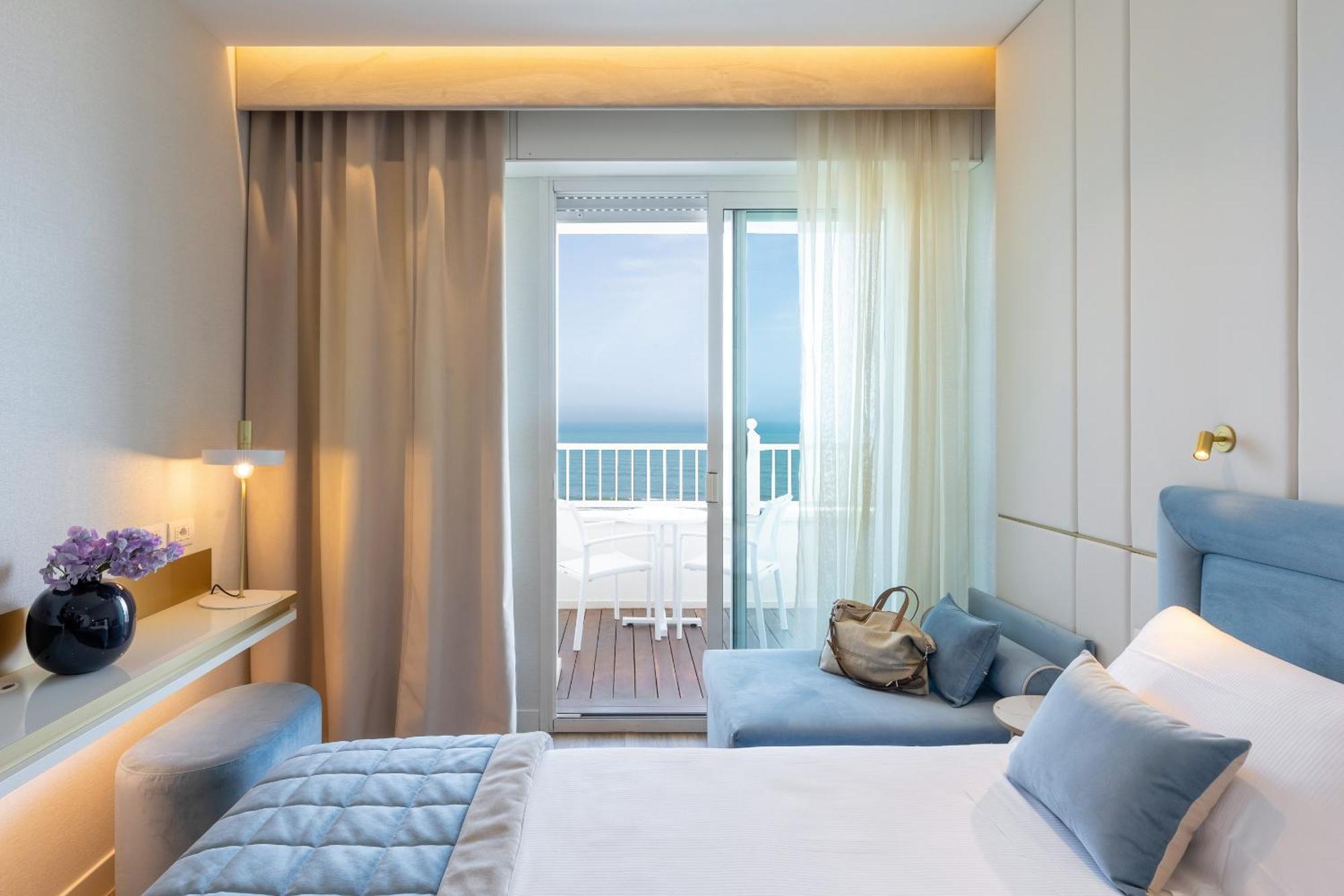 Hotel Tiffany'S Riccione Exterior photo