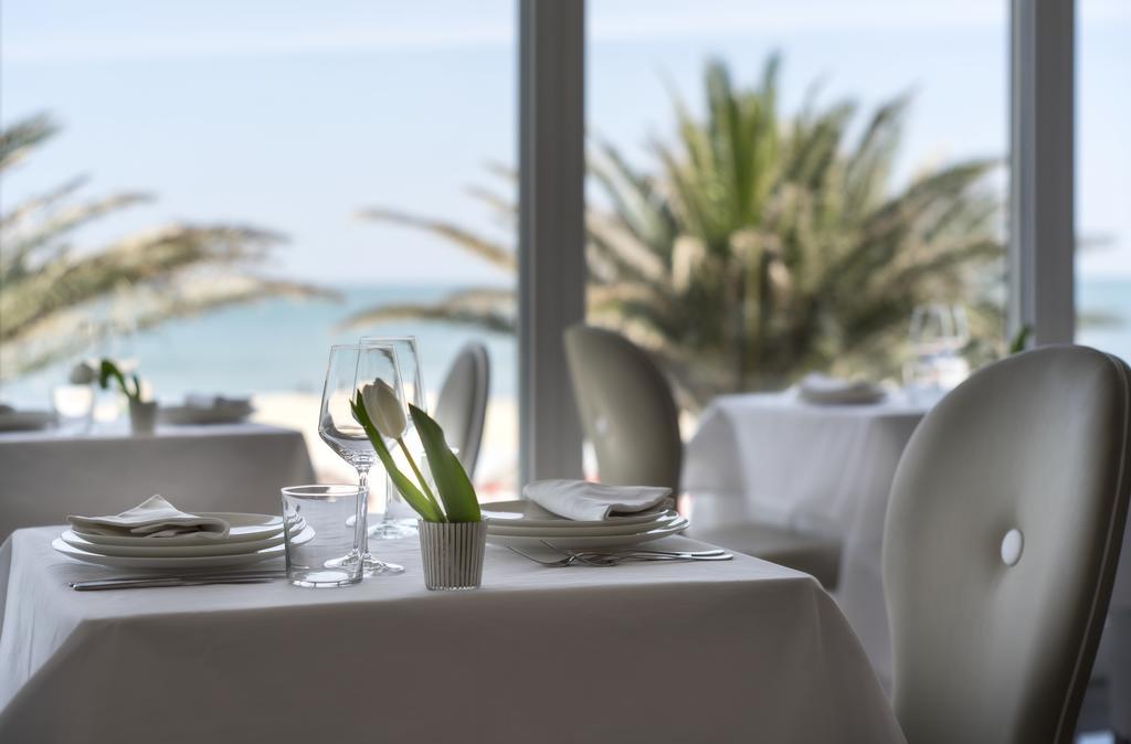 Hotel Tiffany'S Riccione Exterior photo